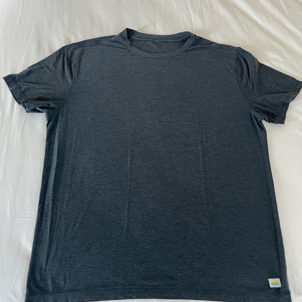 Vuori Gray Short Sleeve Tee